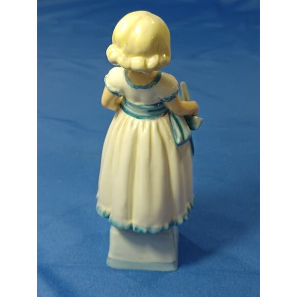 Royal Worcester 1949 Bone China Figurine Monday Child Fair Of Face #3257 England - Picture 10 of 16